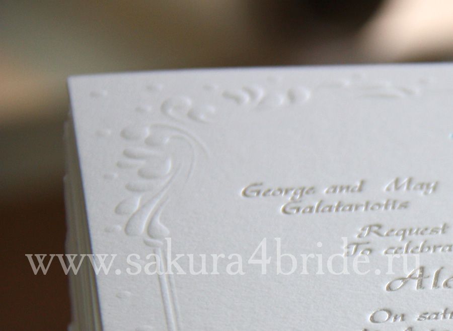 Свадебные приглашения САКУРА - классическое приглашение из плотной бумаги из хлопка с выбитыми узорами
