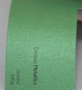 Дизайнерские бумаги и картон - Кириус Металлик зеленый 300г/м2 - 